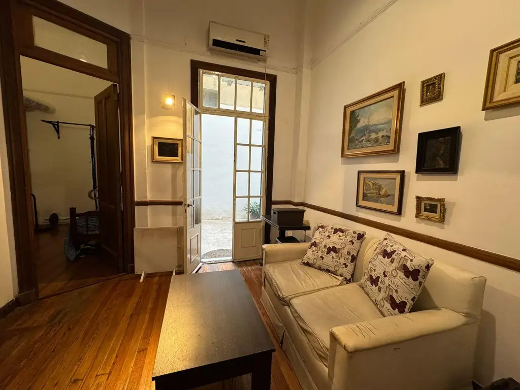 Venta PH 2 ambientes con Patio en Balvanera