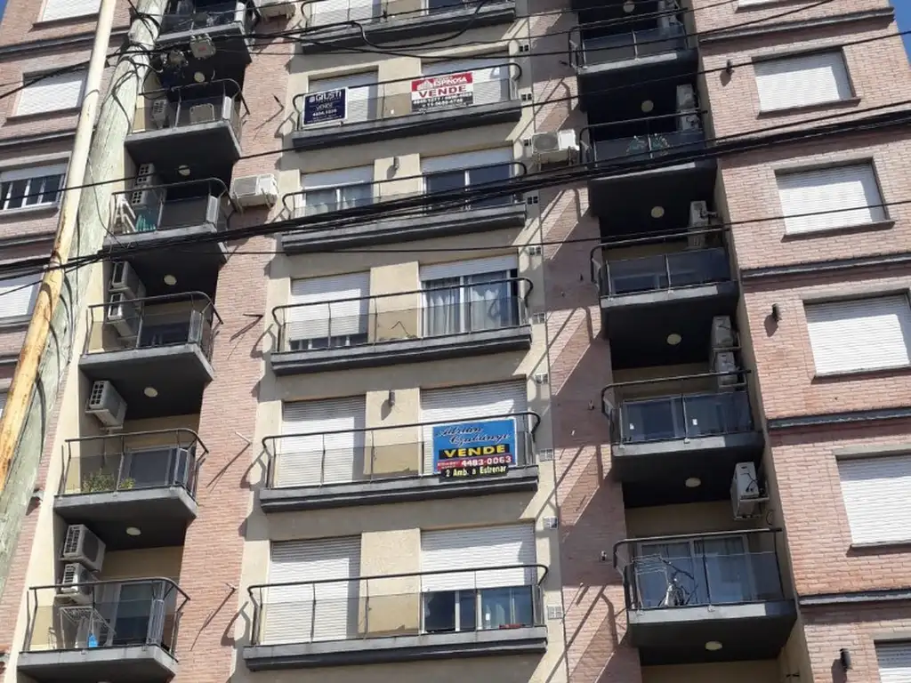 Moron Central-atencion: Apto Blanqueo   -yatay 1073-2 Amb A Estrenar 1ºpiso Muy Luminoso-con Balcon