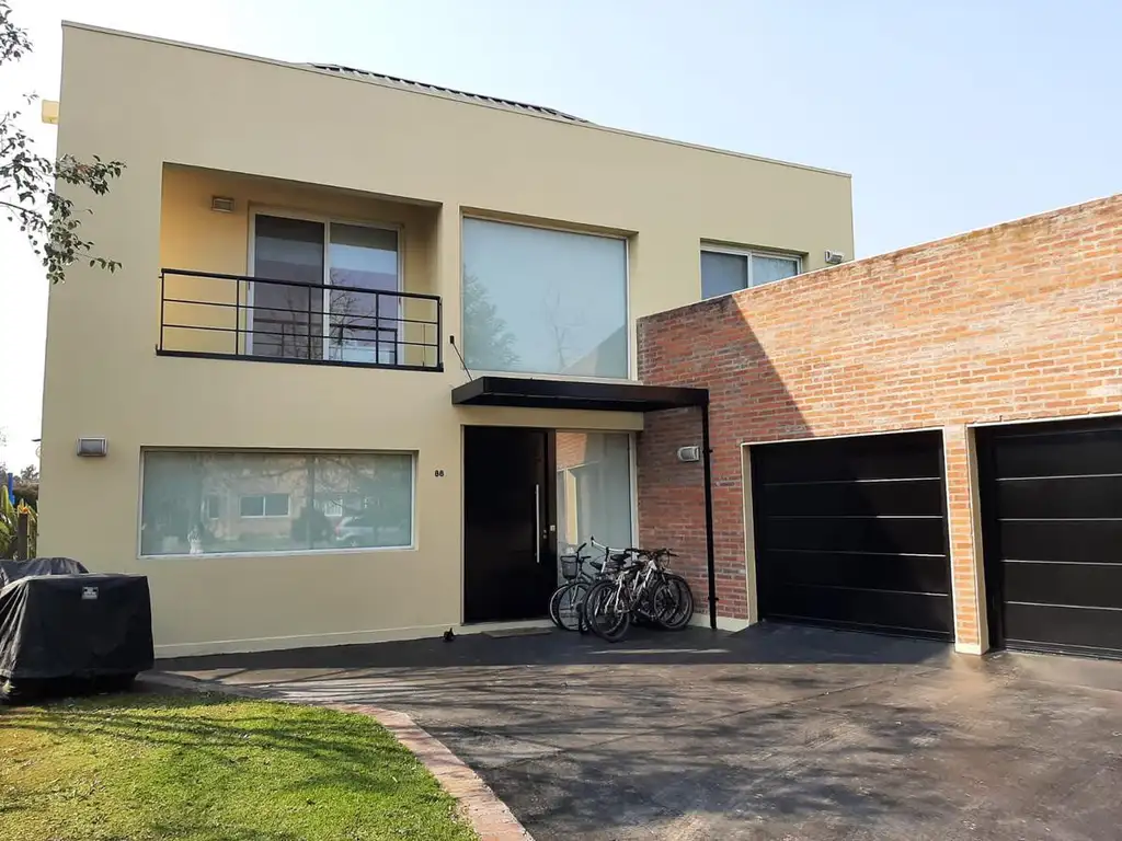 Casa  en Venta en  Santa María De Los Olivos!