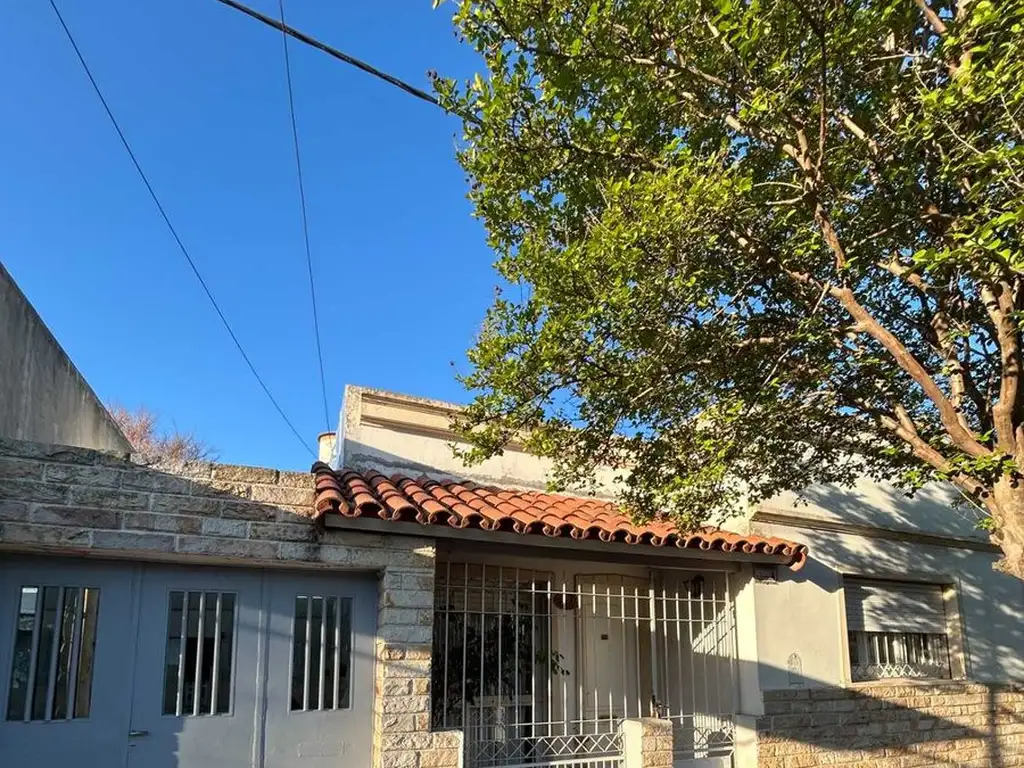 CASA EN VENTA EN PERGAMINO