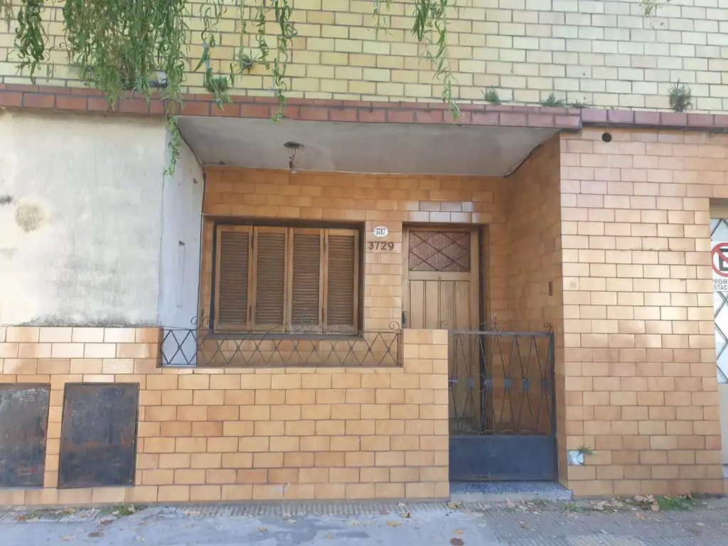 VENTA DE PH EN PB - 2 AMBIENTES - PATIO - LAVADERO - SIN EXPENSAS ! VILLA ADELINA - A REFACCIONAR