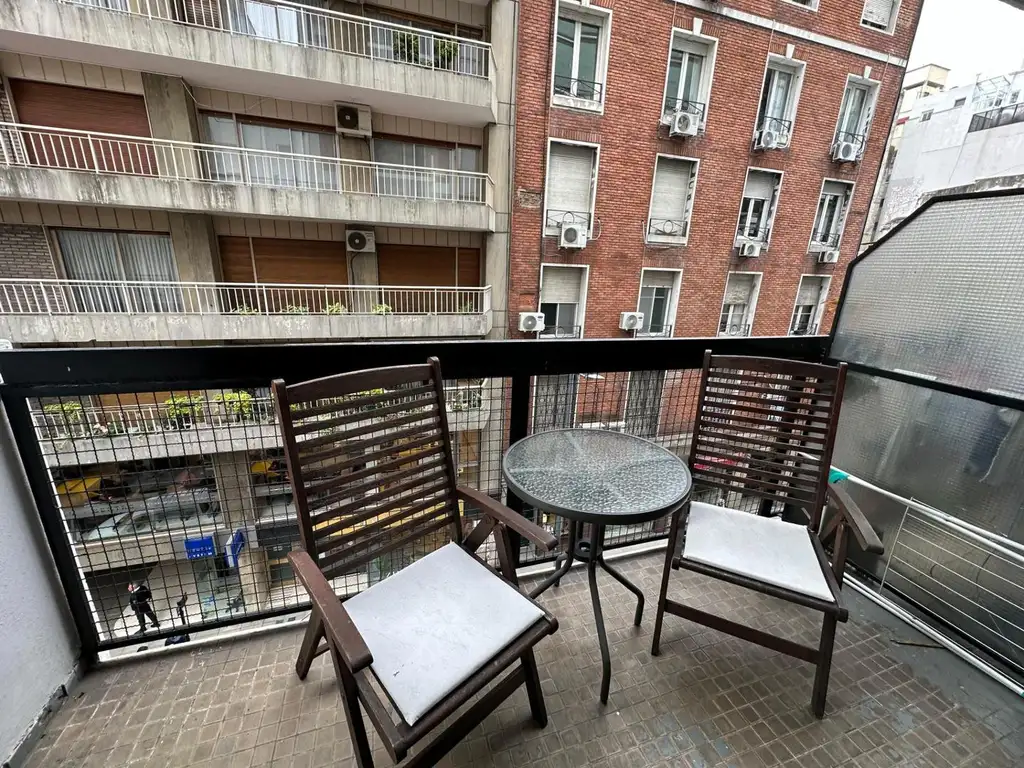 MONOAMBIENTE CON BALCON EN BARRIO NORTE