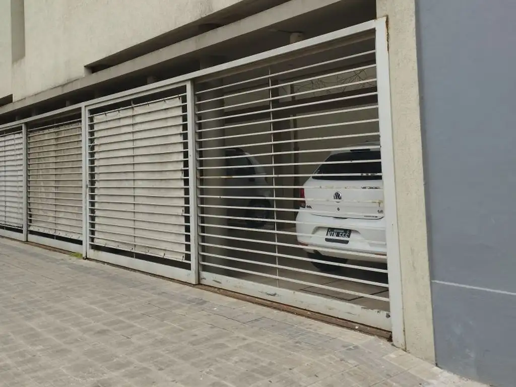 Cochera - Venta - Argentina, La Plata - Diagonal 79 300