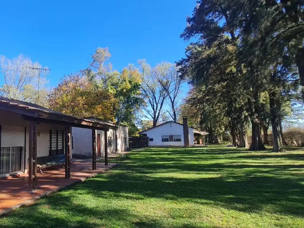 VENTA CHACRA EN PILAR. 4 HECTAREAS CON CASAS.