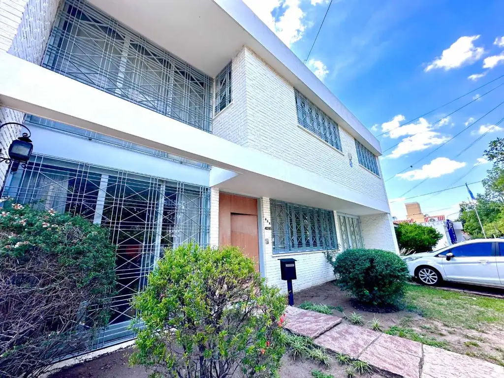 VENTA CASA EN CERRO DE LAS ROSAS 6 DORMITORIOS