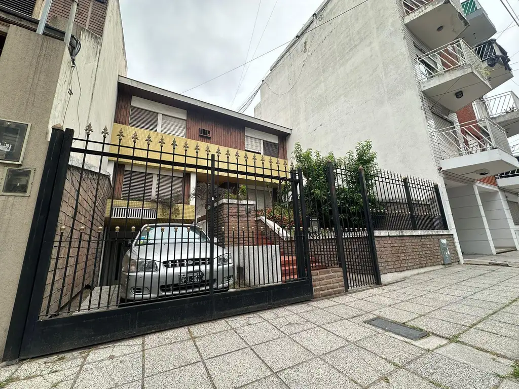 Eva Perón 1400. Lote en venta 291m2. Lanús Este.