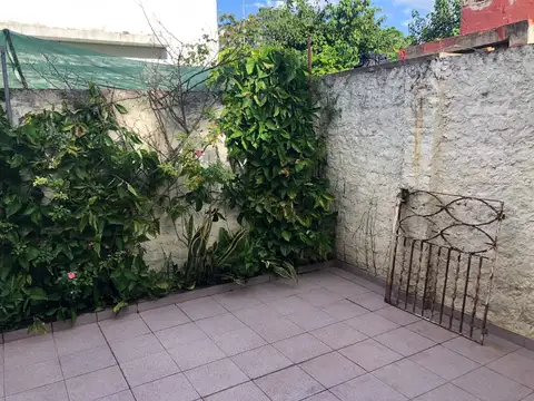 DPTO. TIPO CASA DOS AMBIENTES C/PATIO APTO CREDITO