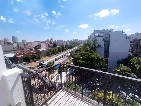 Excelente departamento con gran balcón terraza al frente con vista panorámica