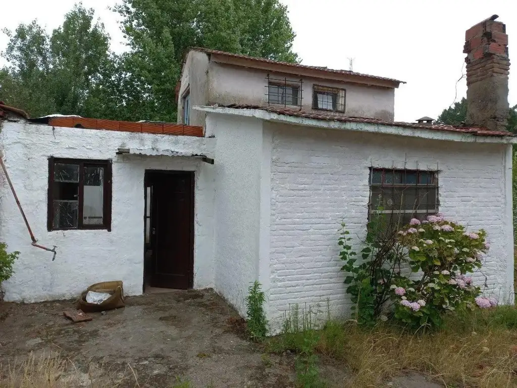 Casa Venta 2 dormitorios 2 baños 100mts2 - Aguas Verdes