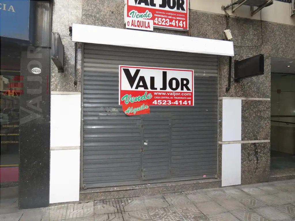 Excelente Local Comercial con Sotano y bauleras! Se vende con Renta  Entre Uruguay y Parana