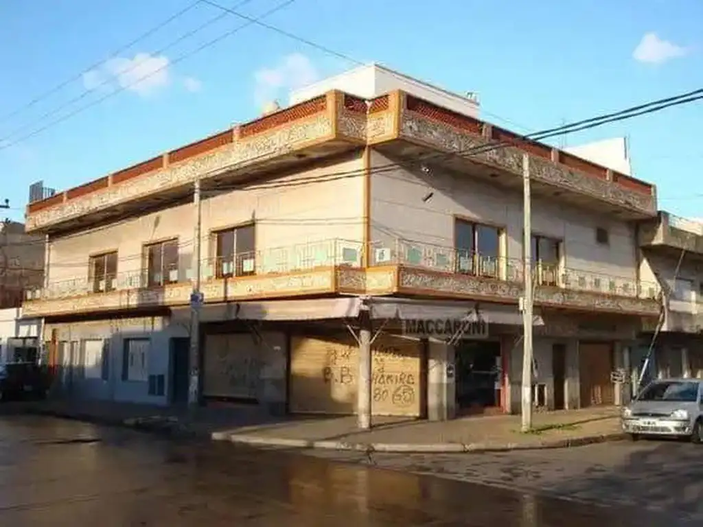 Local - Venta - Argentina, La Matanza - LISANDRO DE LA TORRE 400