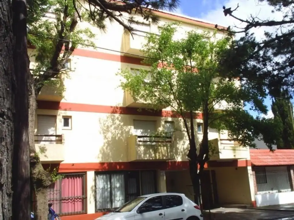 Departamento con cochera - San Bernardo.