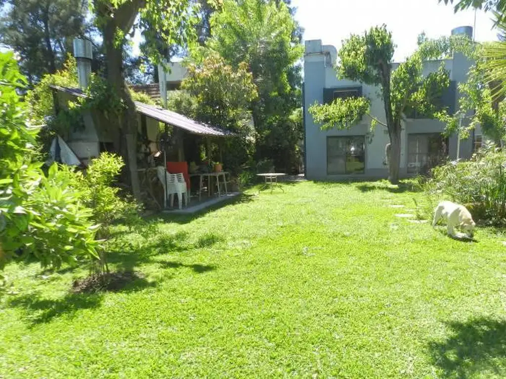 Moderna y confortable Casa en el corazón del Barrio Los Naranjos - Maschwitz - APTO CREDITO