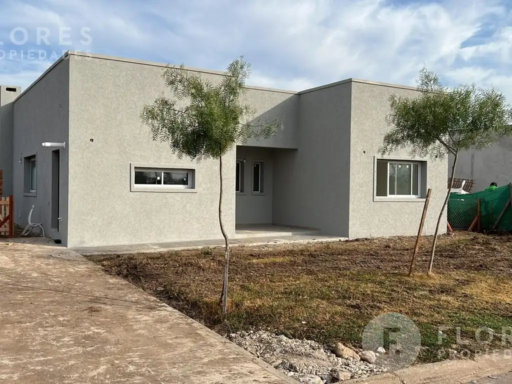 Flores Prop. Vende Casa - Pilar del Este - Santa Elena - TERMINADA