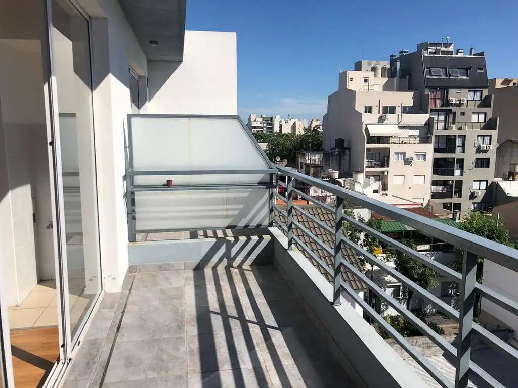 Hermoso Dpto. mono ambiente de 42m2. Balcon con vista panoramica.