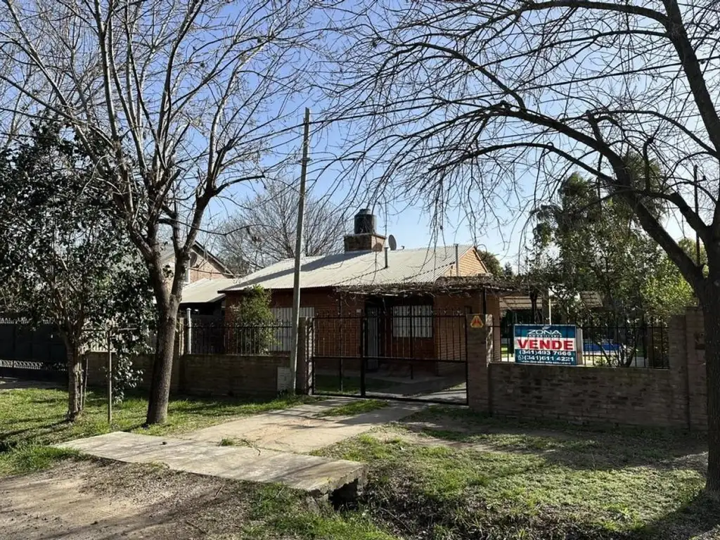 Venta Casa 2 Dormitorios con piscina y parque