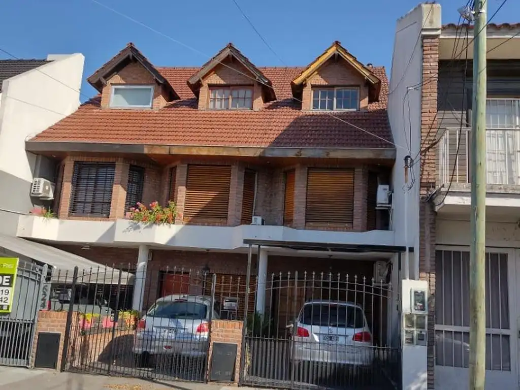 Triplex 5 ambientes venta  Ramos Mejia