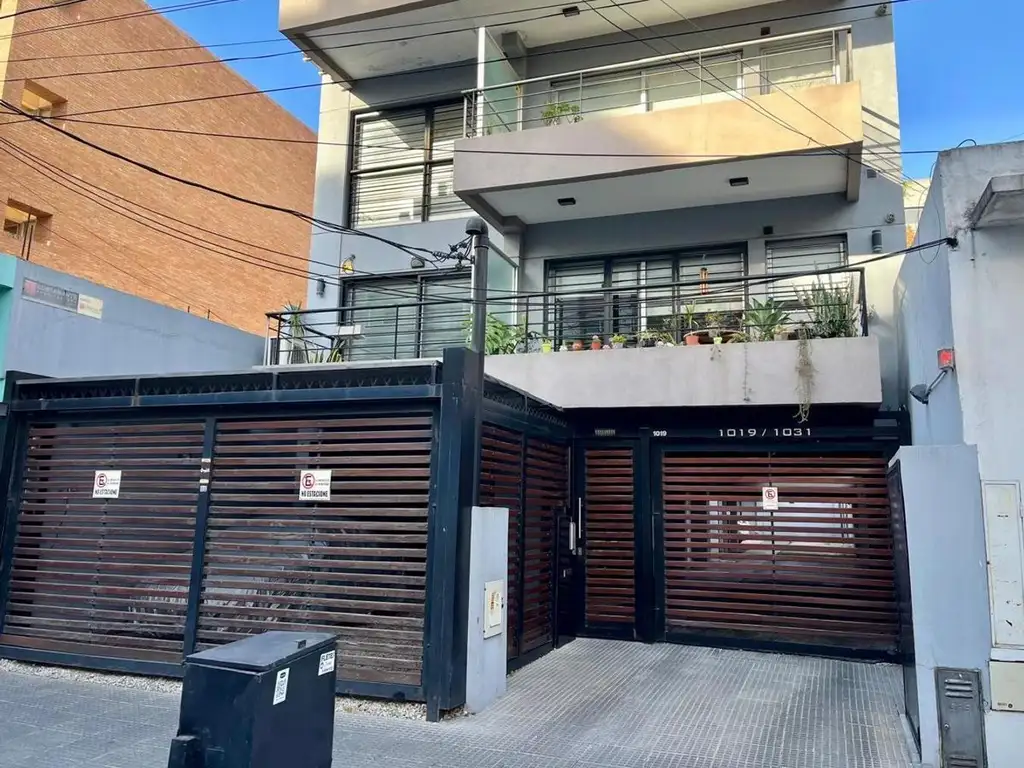 Excelente departamento de tres ambientes en Castelar centro