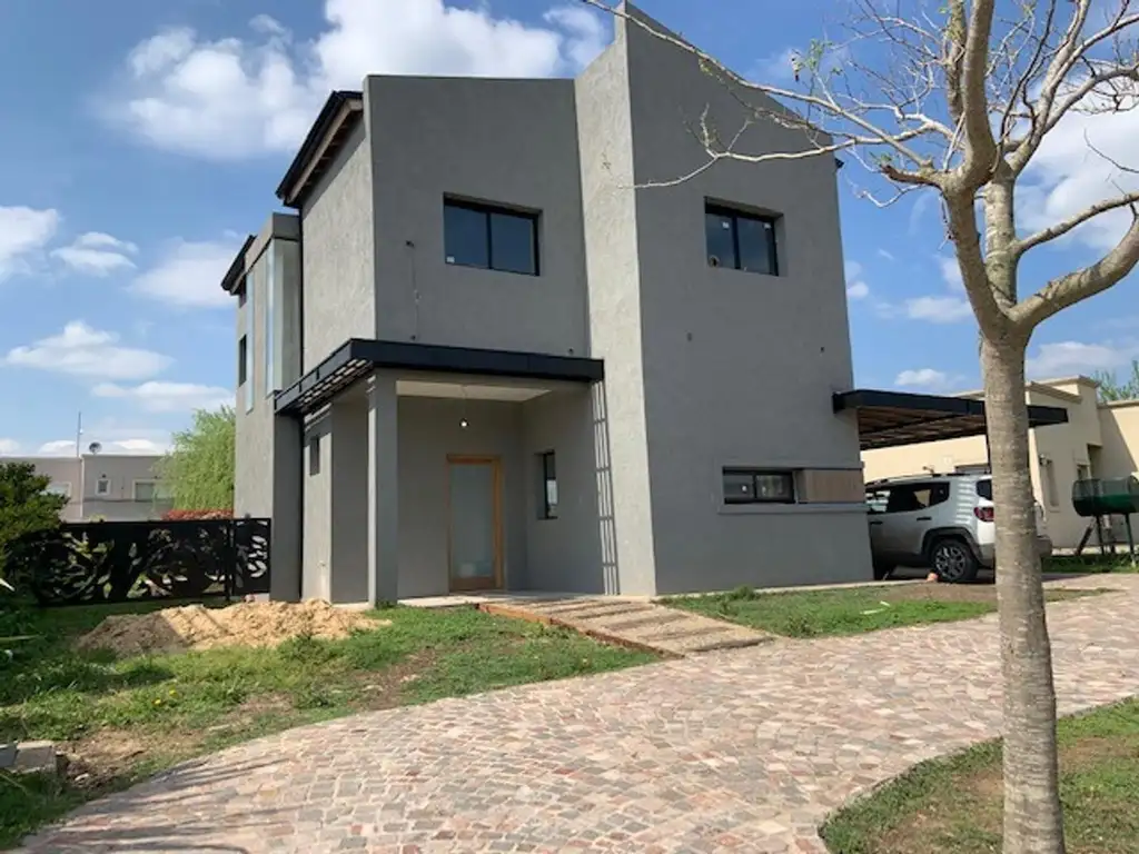 Casa en venta de 4 ambientes en San Alfonso, Pilar del este