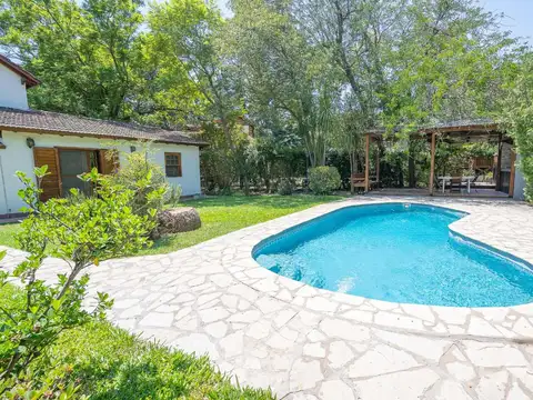 Venta casa con piscina y dos quinchos. Dos lotes - Foto 0