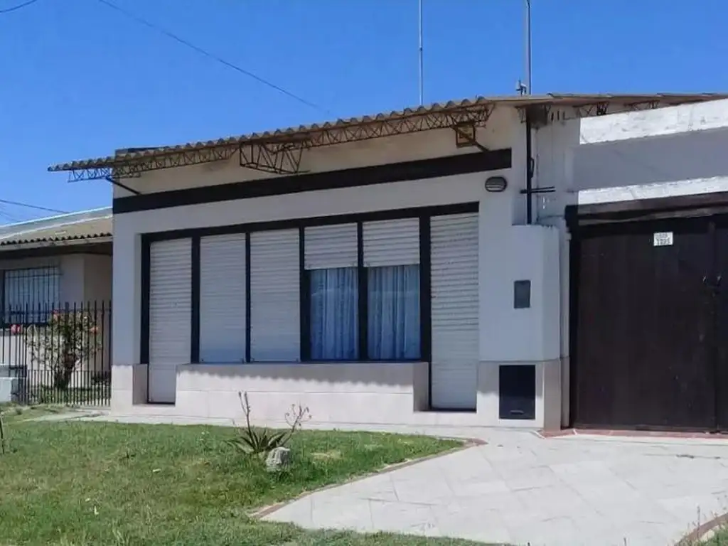 Casa en venta - 3 Dormitorios 2 Baños - Cochera - 300Mts2 - Quequén, Necochea