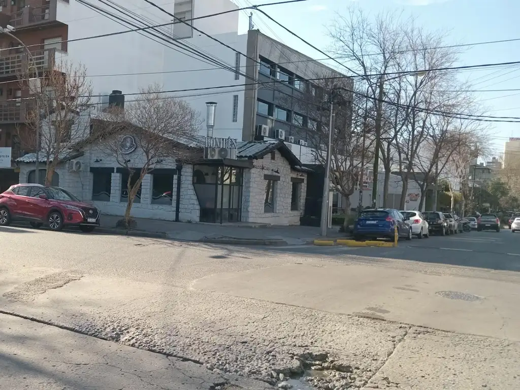 ESQUINA COMERCIAL ZONA GUEMES SOBRE CALLE OLAVARRIA