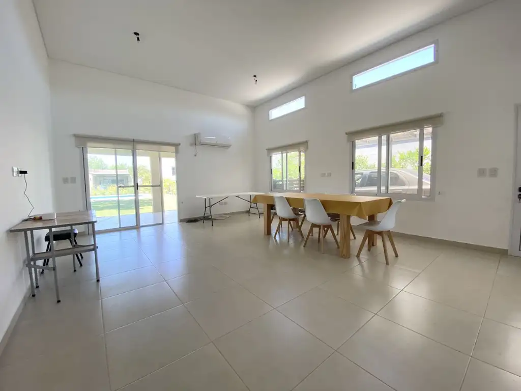 CASA EN VENTA EN SANTA ELENA - PILAR DEL ESTE