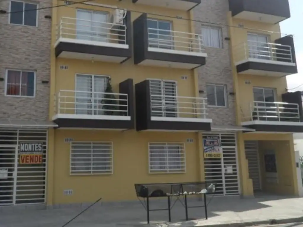 VENTA DE DEPARTAMENTO DE 3 AMBIENTES   AL FRENTE CON BALCON