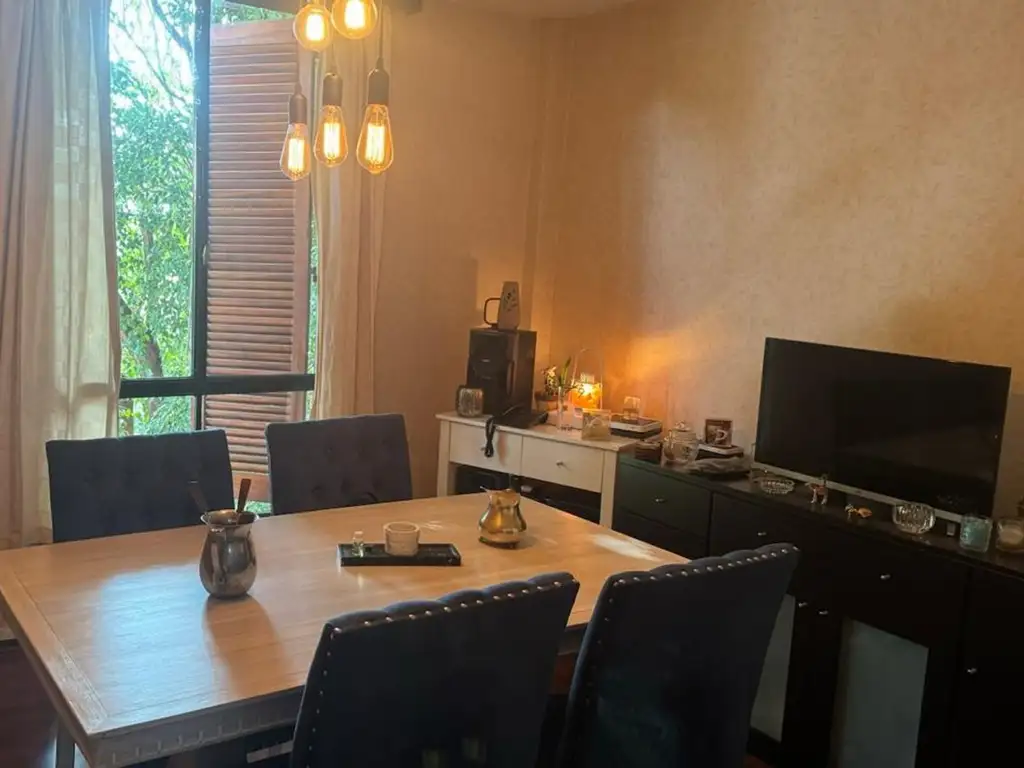 VENTA departamento 3 amb Olivos - 2 piso/escalera