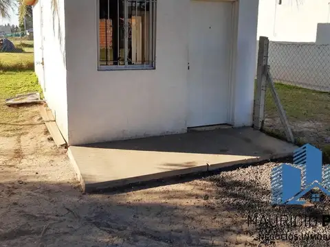 Casa en venta ubicada en calle Santa Fe, Capitán Sarmiento, Buenos Aires.