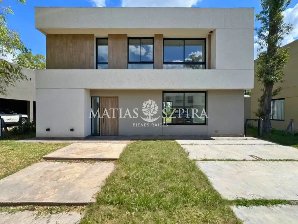 Venta casa en Alvarez del Bosque