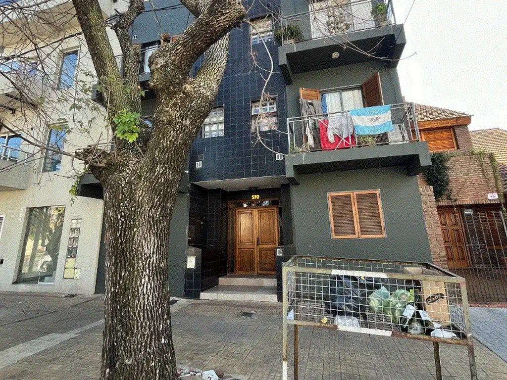 OPORTUNIDAD  18 e /( 43 y 44), 2do x escaleras, tipo semipiso , frente y contra, 2da torre.