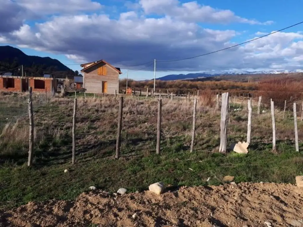 Terreno c/todos los servicios en Cholila -Chubut-