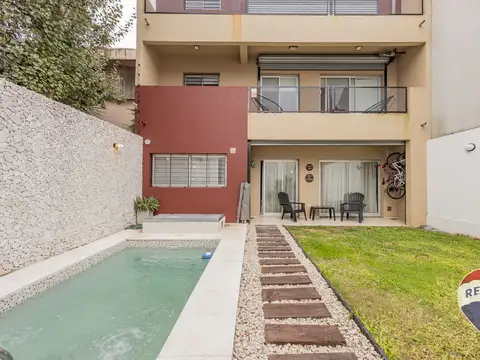 Hermosa Casa en Bernal con pileta y quincho