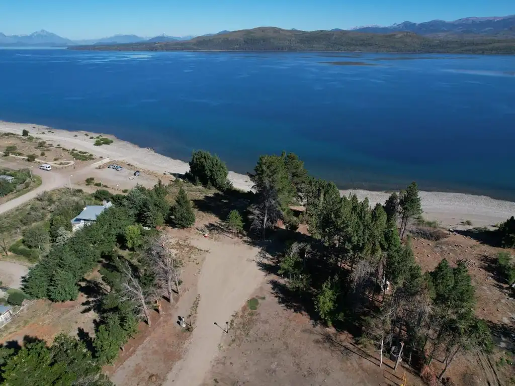 Terreno en venta con acceso a costa de lago. B° Villa de Miguel. Dina Huapi.