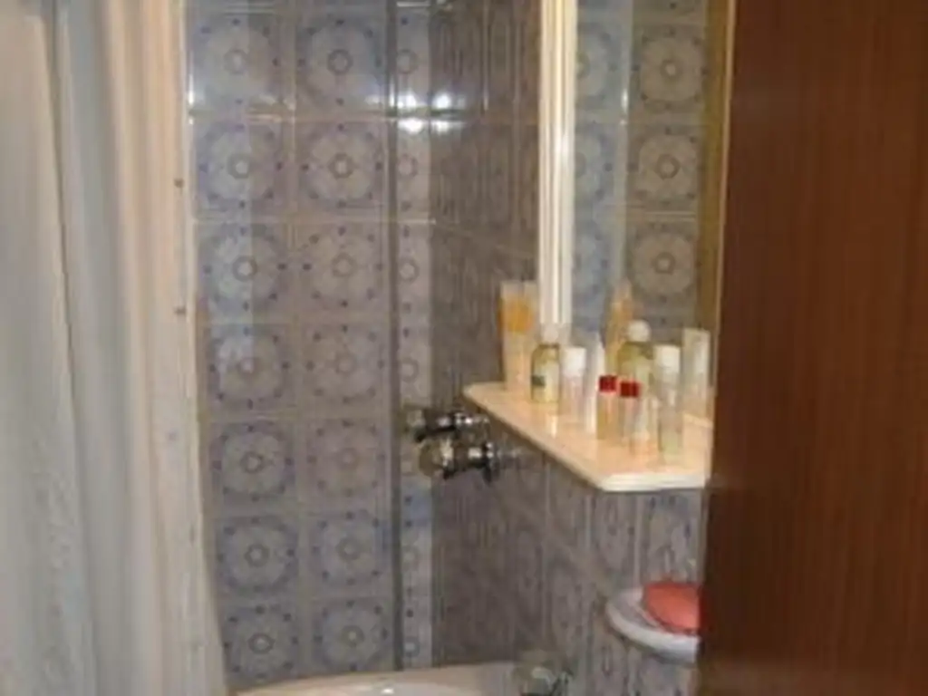 EXCELENTE SEMIPISO 4 AMB + ESCRITORIO, DEP.SERVICIO, COCHERA FIJA Y BAULERA - Foto 0