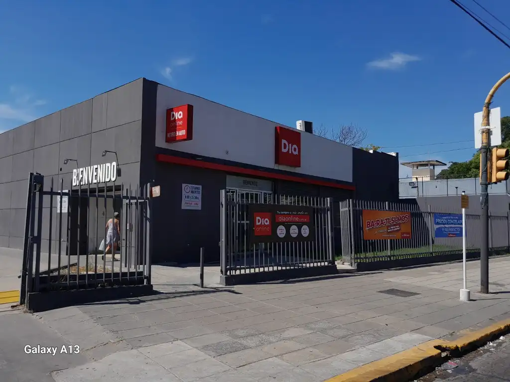 Venta importante inmueble comercial 5500 m² de terreno, 2000 m² de local