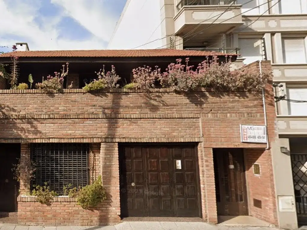 *VENTA DEPTO. DE 3 AMB. C/BALCON Y LAVADERO *2DO PISO POR ESCALERA *UBICADO A MTS. DE AV. MAYO