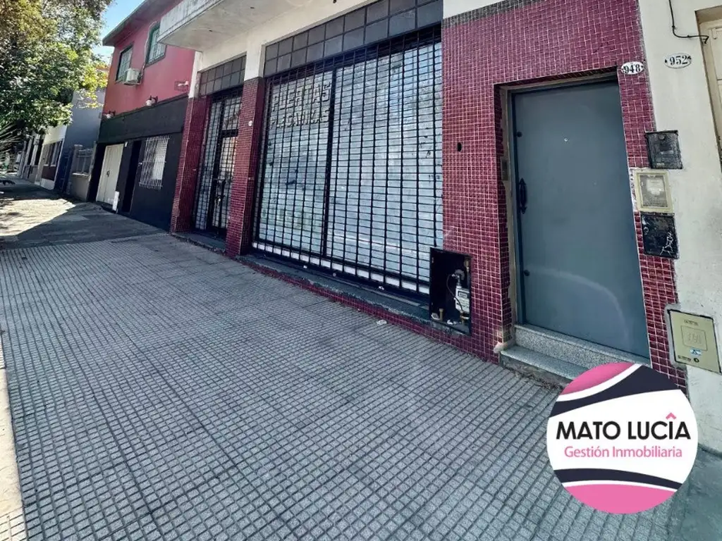 CASA SOBRE LOTE PROPIO + LOCAL EN PLANTA BAJA - 475 M2 TOTALES - OPORTUNIDAD