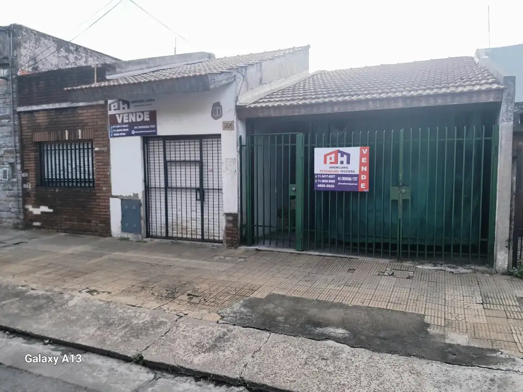 Venta de casa, local. garage y amplio fondo libre con pileta