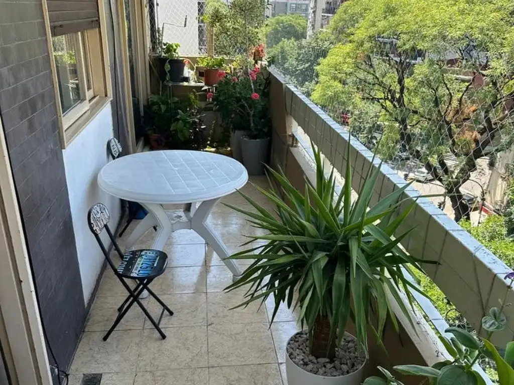 Piso de 4 ambientes con vista abierta!