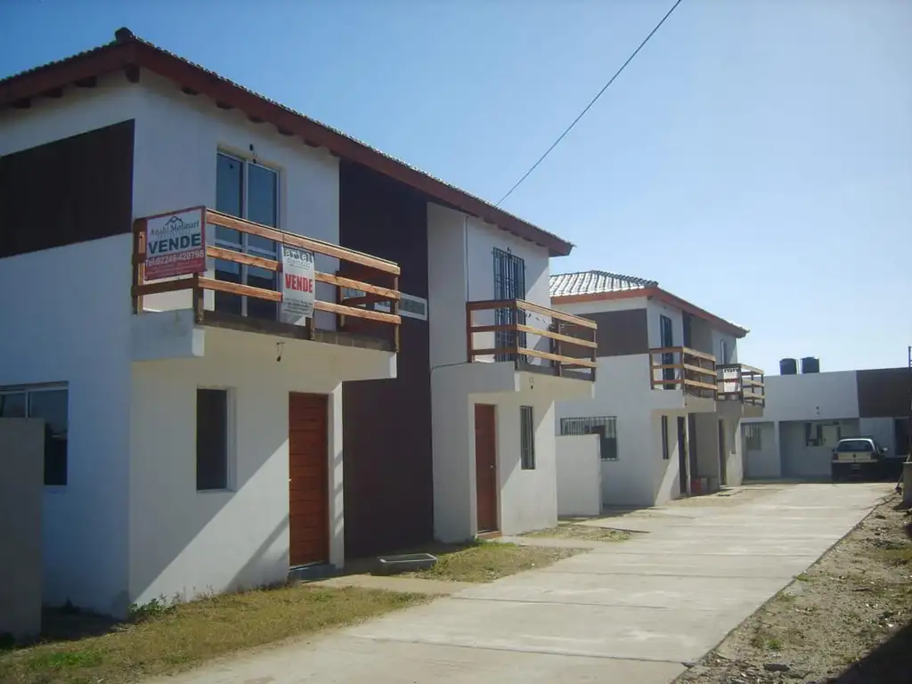 Casa en venta - 2 dormitorios 1 baño - 60mts2 - Mar Del Tuyu