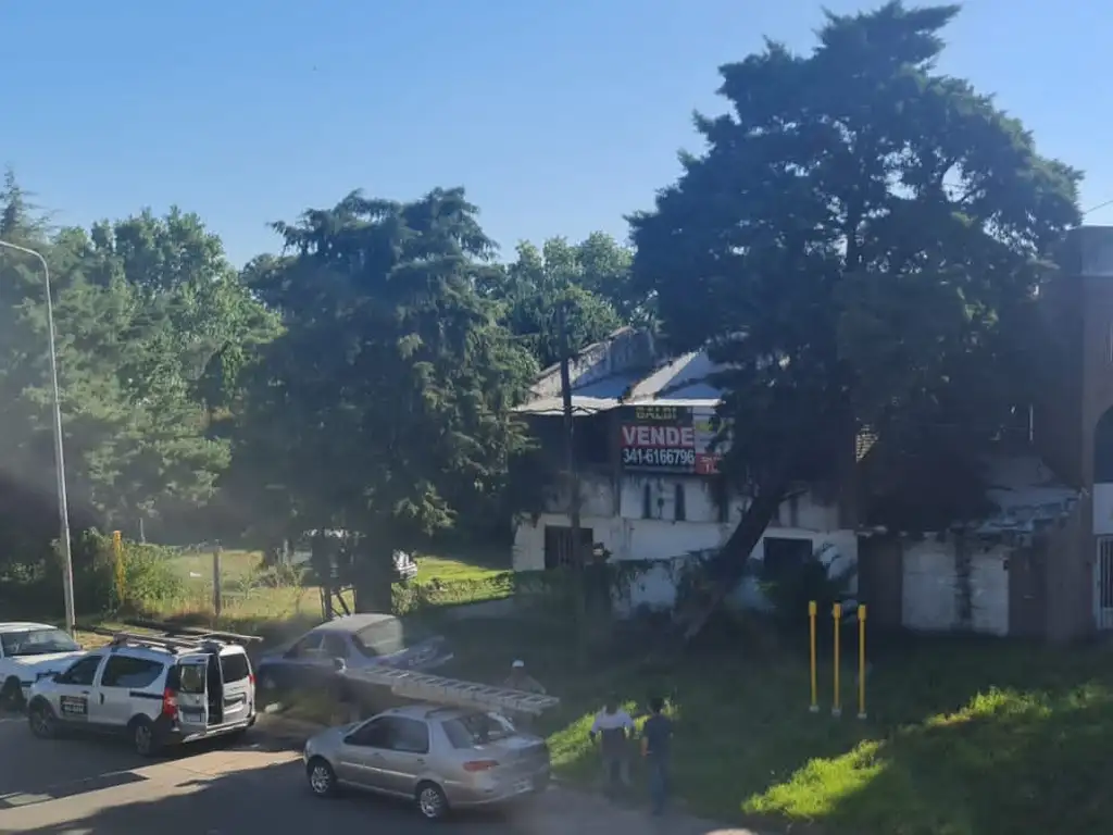 EXCELENTE TERRENO SOBRE CIRCUNVALACIÓN A LA VENTA - Foto 0