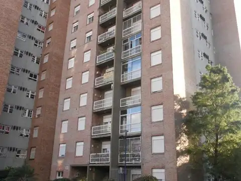 TORRES AV. MITRE AL 3600 2 AMBIENTES 44 m2 MUY BUEN ESTADO