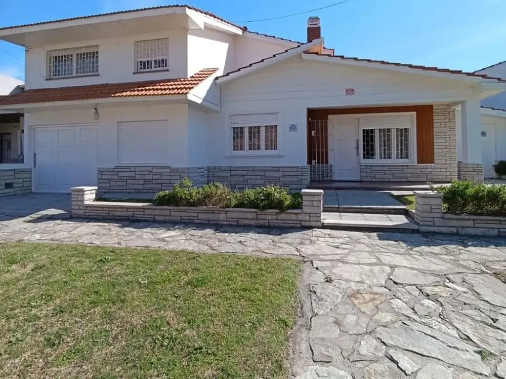 CASA 5 AMBIENTES A LA VENTA, PUNTA MOGOTES.