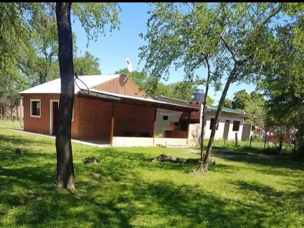 SE VENDE: PASO DE LA PATRIA. CASA 2 DORMITORIOS