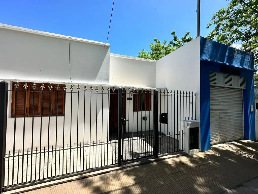 CASA EN VENTA - MELCHOR ROMERO