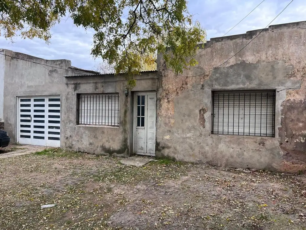 SE VENDE CASA EN PERGAMINO CON PATIO