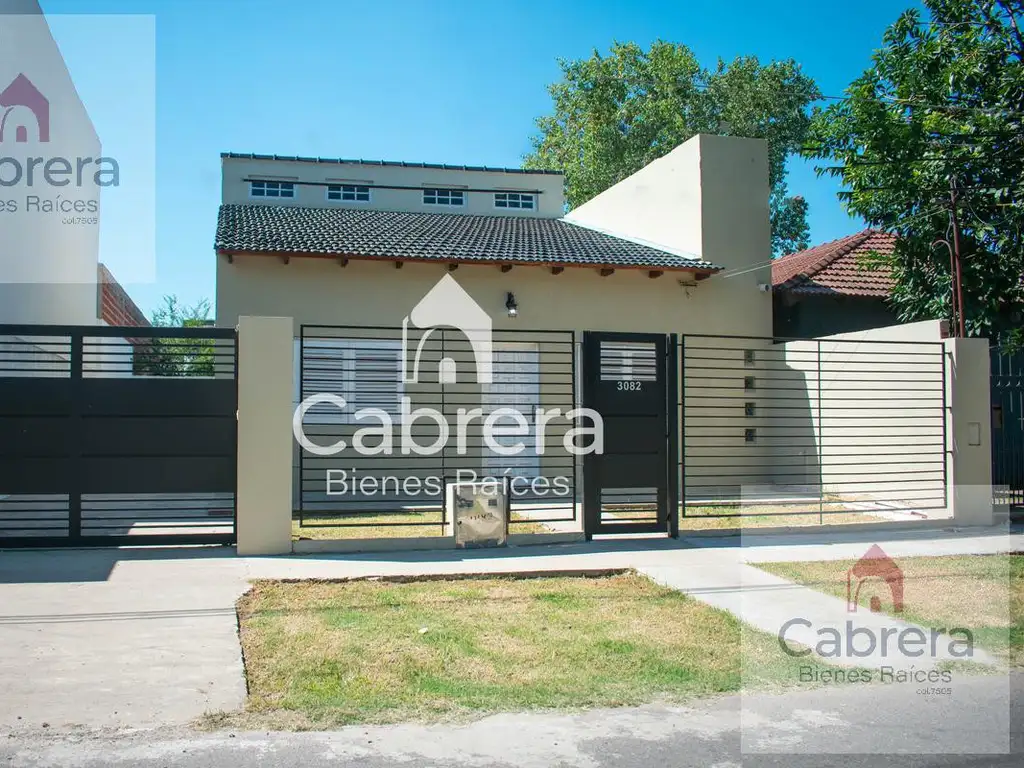 Venta Casa a estrenar 4 dormitorios, 141m2, 3 cocheras, 481 E/ 25 Y 26