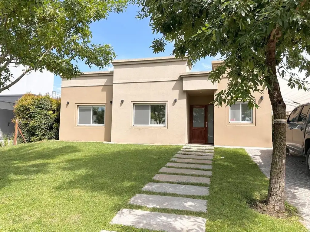 VENTA casa en San Eduardo -Pilar del Este c/pileta